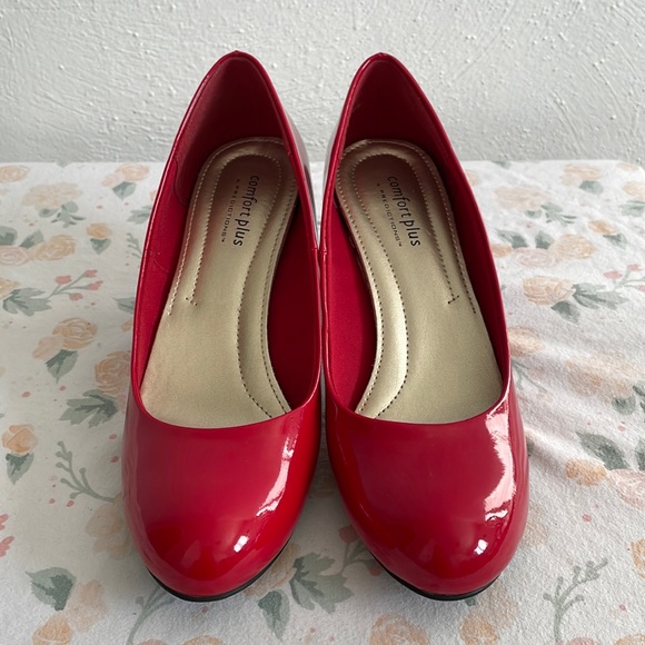 Predictions Comfort Plus NWOT